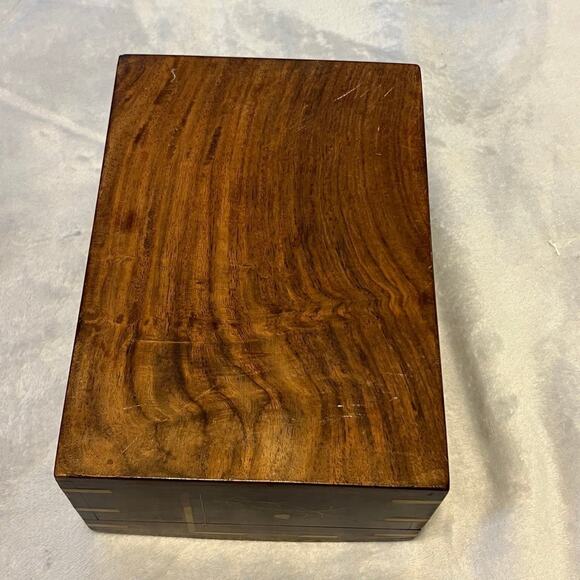 Vintage Beautiful Wooden Jewelry Box with Brass Inlay - 10” x 7” x 4.5” - Picture 11 of 11